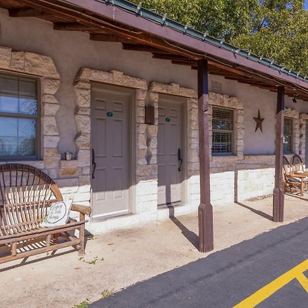 Country Inn Motel Fredericksburg Exterior photo