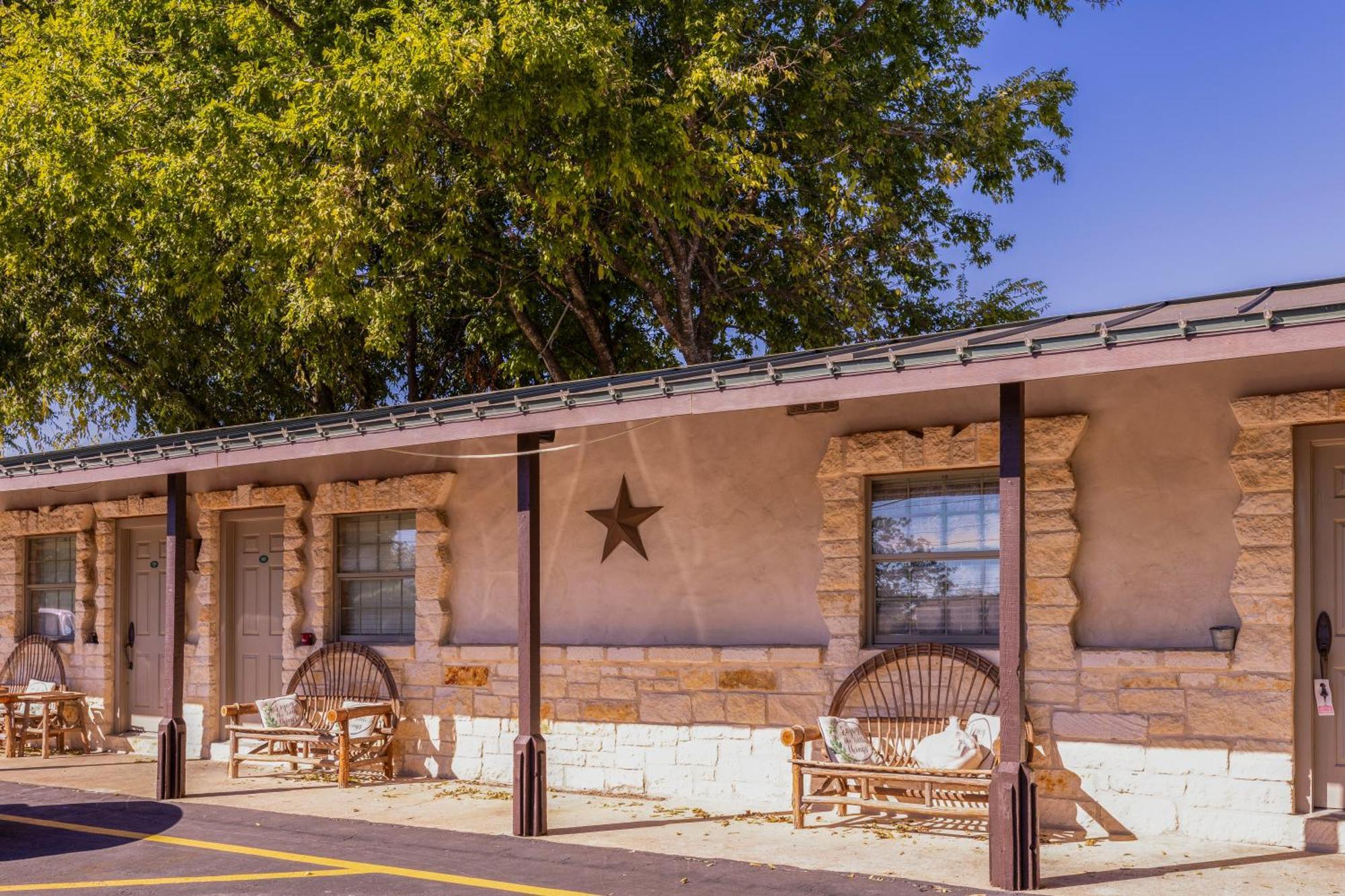 Country Inn Motel Fredericksburg Exterior photo