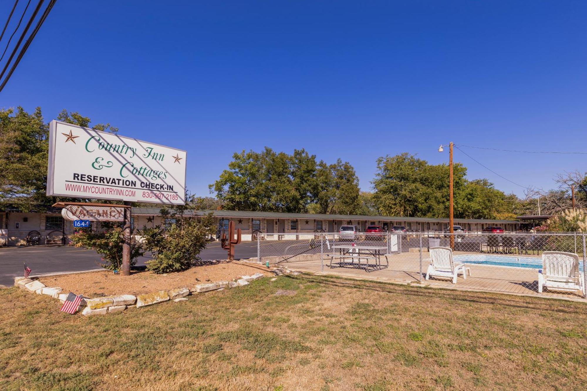 Country Inn Motel Fredericksburg Exterior photo