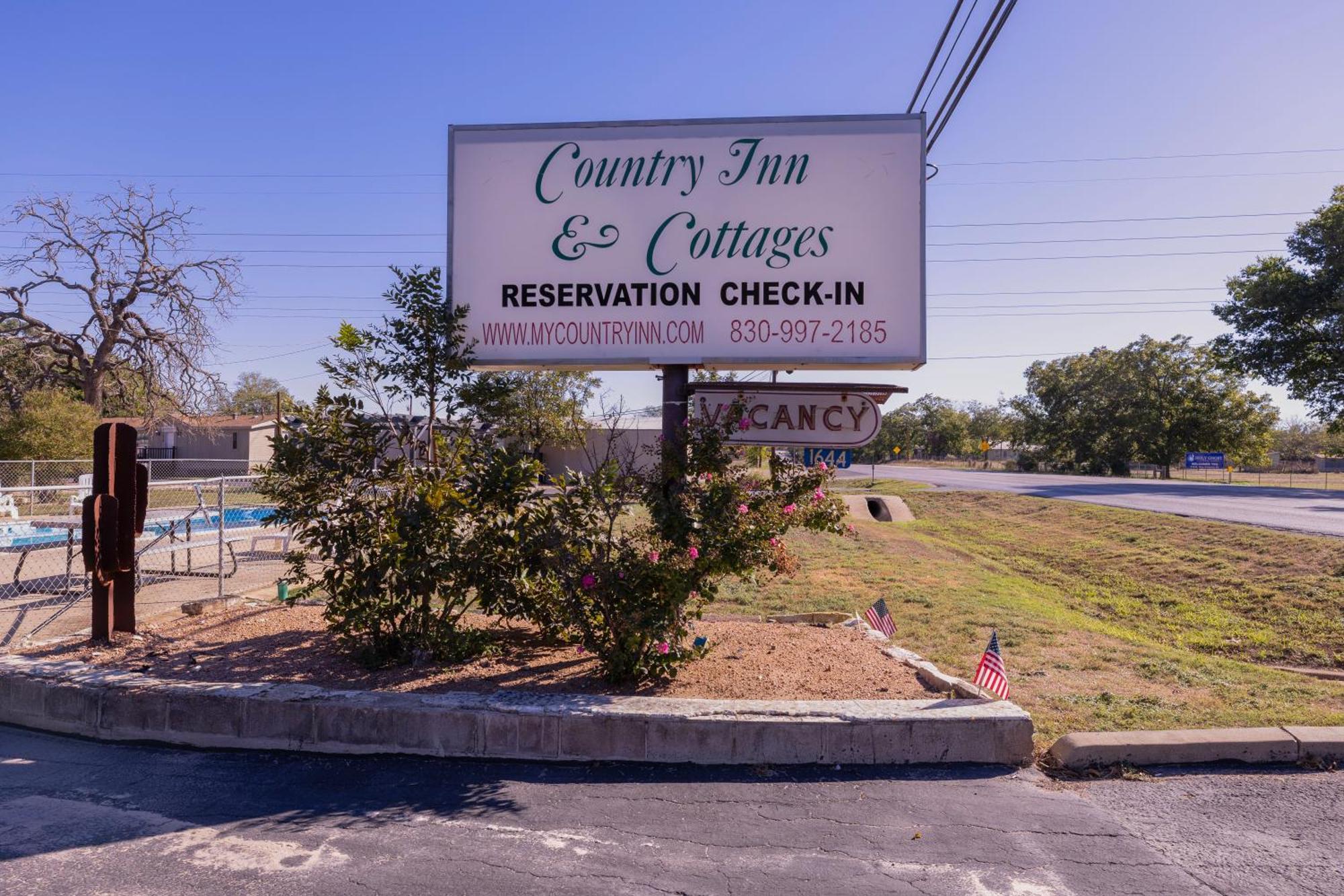 Country Inn Motel Fredericksburg Exterior photo