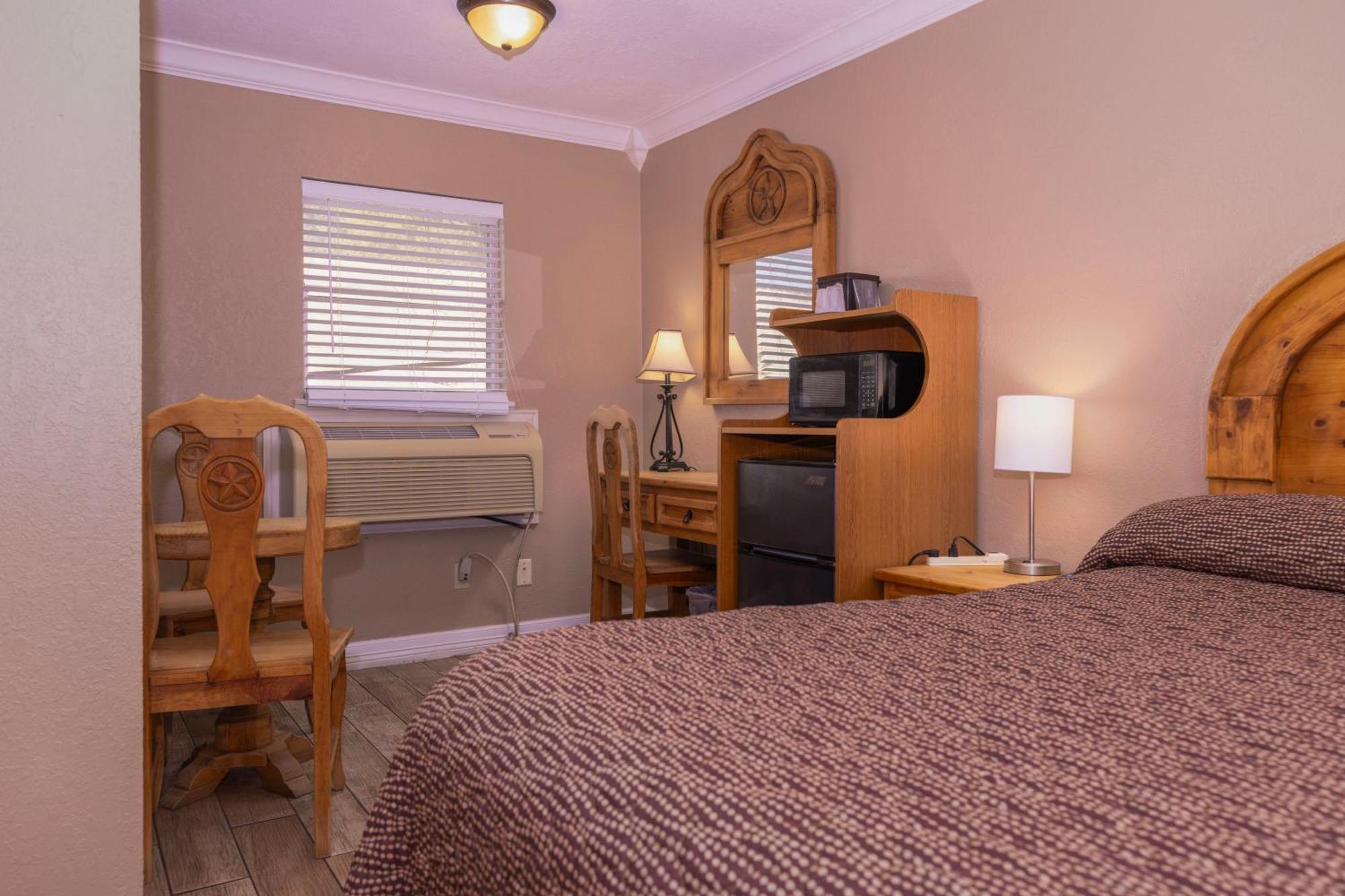 Country Inn Motel Fredericksburg Room photo